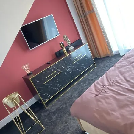 Empire Penthouse Three Bedroom Suite Năvodari