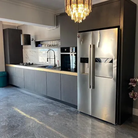 Empire Penthouse Three Bedroom Suite *