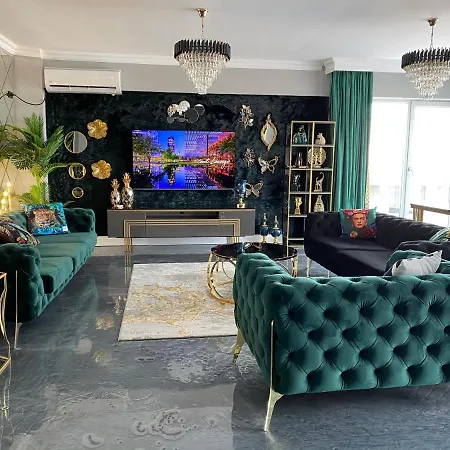Empire Penthouse Three Bedroom Suite Năvodari