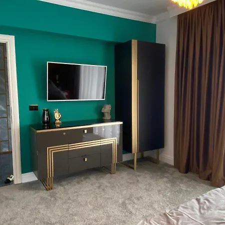 Empire Penthouse Three Bedroom Suite Năvodari