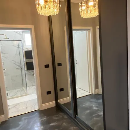Empire Penthouse Three Bedroom Suite Appartement *