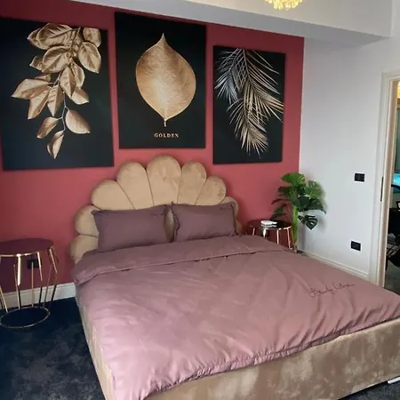 Empire Penthouse Three Bedroom Suite Năvodari