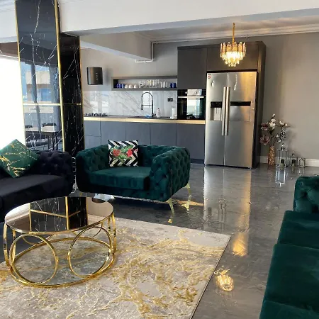 Appartement Empire Penthouse Three Bedroom Suite Năvodari