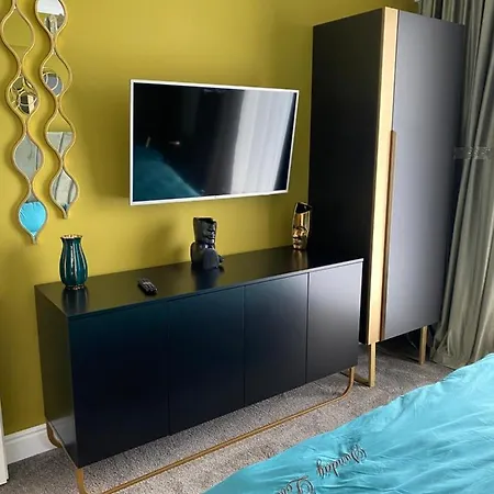 Empire Penthouse Three Bedroom Suite Appartement *