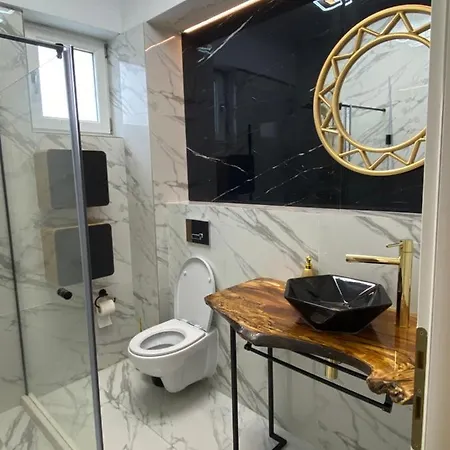 Empire Penthouse Three Bedroom Suite Appartement