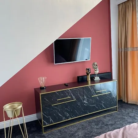 Appartement Empire Penthouse Three Bedroom Suite Năvodari