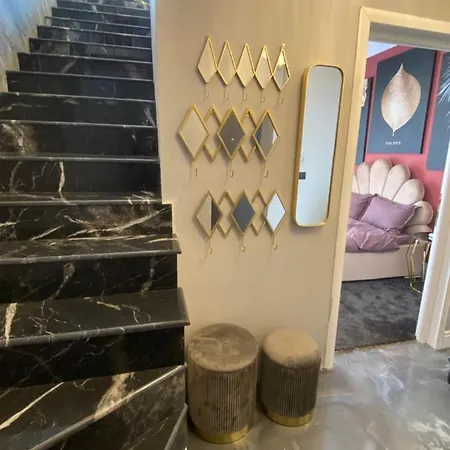 Appartement Empire Penthouse Three Bedroom Suite Năvodari